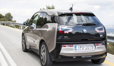 Ηλιακός Σταθμός Φόρτισης οχημάτων στην Αθήνα