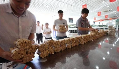 Αγόρασε νέο αυτοκίνητο με… κέρματα!