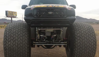 SUV με σχεδόν 10m μήκος & 3,65 ύψος (VIDEO)