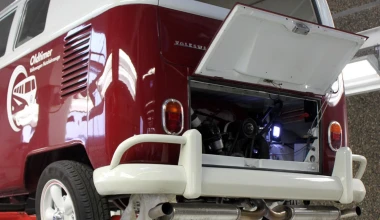 Το αυτοκίνητο των λουλουδιών στα… θυμαράκια