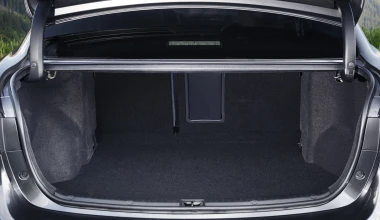 ΟΔΗΓΟΥΜΕ: Νέο Toyota Avensis 2015