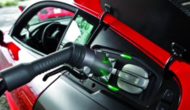 H Audi ανέστειλε το σχέδιο R8 e-tron

