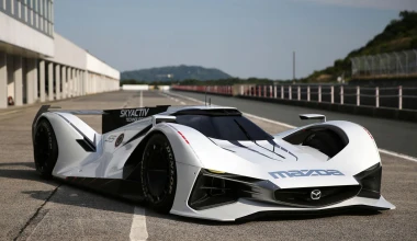 Γλυπτό της Mazda στο Goodwood