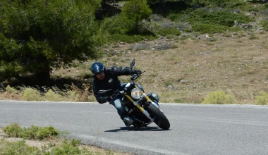 BMW 220i Cabrio vs BMW R nineT