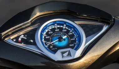 Νέο παπί Honda Supra-X 125 Helmin