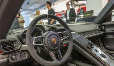 O M.Webber παρέλαβε τη νέα Porsche 918 Spyder