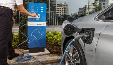 Νέα BMW 225xe plug-in hybrid