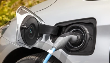 Νέα BMW 225xe plug-in hybrid