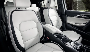 Infiniti Q30 κόντρα στη BMW Σειρά 1