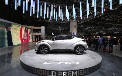 Υβριδικό και τούρμπο το μικρό Toyota C-HR