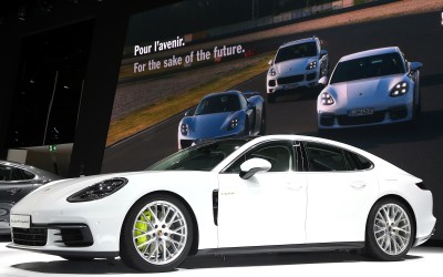 Νέα Porsche Panamera 4 E-Hybrid με 2,5 lt/100 km