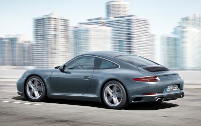 Η Porsche βάζει την 911 στην πρίζα