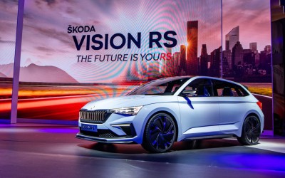 Υβριδικό και με 245 ίππους το καυτό Skoda RS