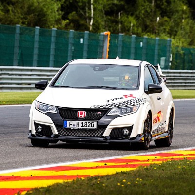 Ταχύτερο σε 5 πίστες το Honda Civic Type R (video)