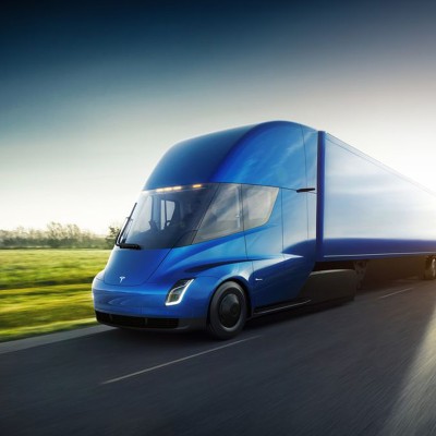 Από περιέργεια, πόσο κάνει το φορτηγό της Tesla;