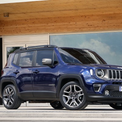 NEO JEEP RENEGADE: Η περιπέτεια σας καλεί!