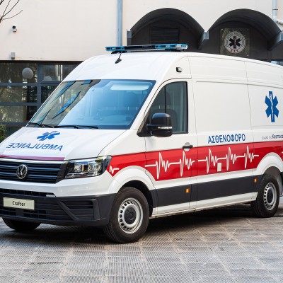 Δωρεά ασθενοφόρου στο Ε.Κ.Α.Β. από την Kosmocar