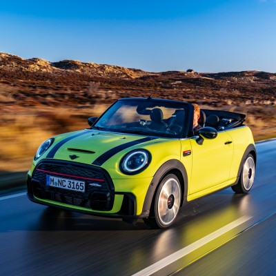 Νέο MINI Cabrio: Έρχεται και σε... Zesty Yellow