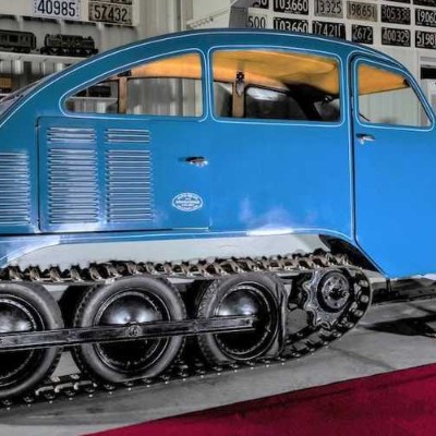 7-θέσιο snowmobile, με 8κύλινδρο κινητήρα, από την δεκαετία του ’40, βγαίνει σε δημοπρασία