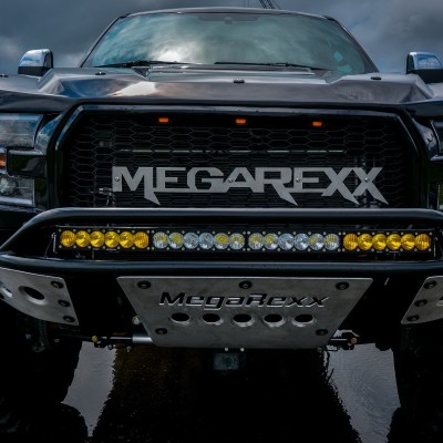 To Ford Raptor δεν σου είναι αρκετό; Δες το MegaRaptor!