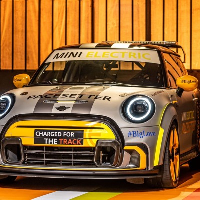 Ήρθε στην Ελλάδα το αυτοκίνητο ασφαλείας της Formula E, το MINI Pacesetter