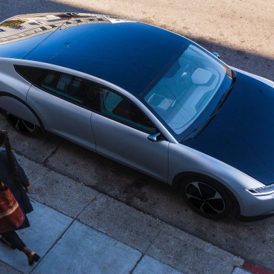 Το ηλεκτρικό που φορτίζει από τον ήλιο – Δείτε την τιμή