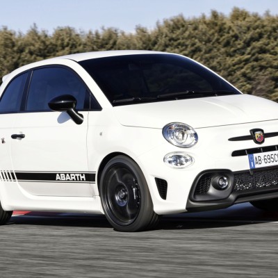 Τα δύο πιο γρήγορα Abarth 595/695 ήρθαν στην Ελλάδα - Δείτε τιμές