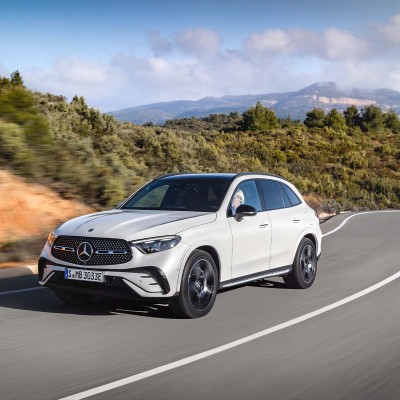 Νέα Mercedes-Benz GLC: Μεγαλύτερη σε διαστάσεις και υβριδική