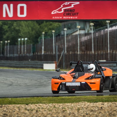 Οδηγούμε KTM X-Bow στην πίστα του Brno!