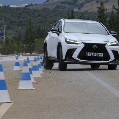 Μια μέρα στο Driving Academy: Πίσω στα θρανία