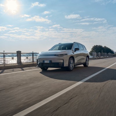 Το Leapmotor C10 REEV: Αλλάζει τις ισορροπίες στα Plug-in Hybrid μοντέλα!