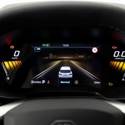 Υβριδικό C-SUV που καίει 5 lt/100 km και έχει σχεδόν 200 ίππους!