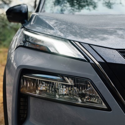 To καινοτόμο υβριδικό SUV των 204 ίππων της Nissan που καίει 5,8 lt/100 km