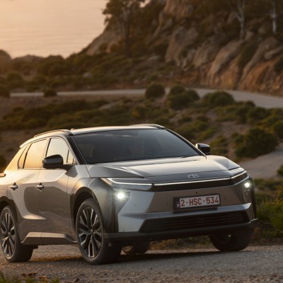 Οδηγούμε το νέο Toyota bZ4X – Πότε έρχεται Ελλάδα, η πρώτη τιμή