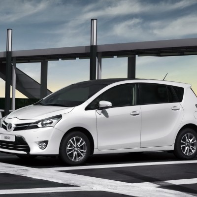 Verso: το πρώτο Toyota με μοτέρ BMW