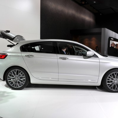 Πρεμιέρα για το 5θυρο χάτσμπακ Qoros 3