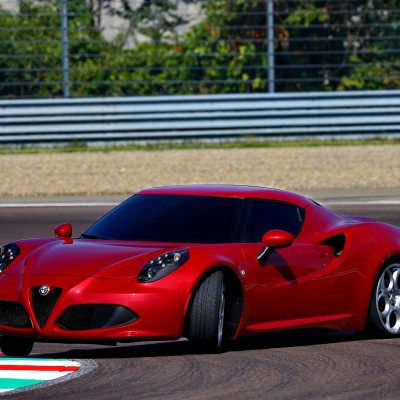 Alfa Romeo 4C: Στο μικροσκόπιο