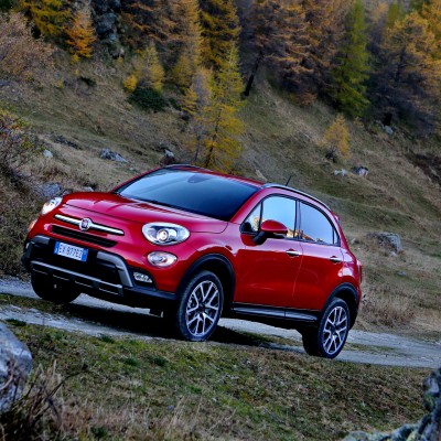 ΟΔΗΓΟΥΜΕ το νέο FIAT 500Χ στην Ιταλία