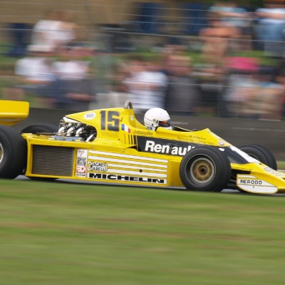 Renault RS01: Το «κίτρινο τσαγιερό»