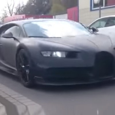 H Βugatti Chiron και… τ’ άλλα παιδιά! (Video)