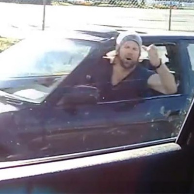 Οδηγός σε βοηθητική λωρίδα βρήκε τον μάστορά του (video)