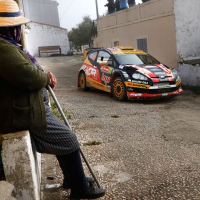 Ράλλυ Ακρόπολις: 82 πληρώματα εκκινούν από το μνημείο του Λεωνίδα