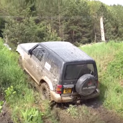 Pajero vs Patrol: Ποιος ανέβηκε; (video)