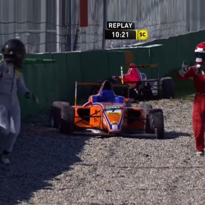 Και ο «αγώνας» συνεχίζεται… με τα πόδια! (video)