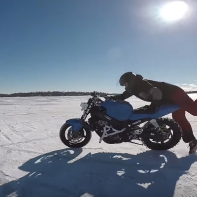 Κυνηγώντας μια… «αυτόνομη» μοτοσικλέτα (video)