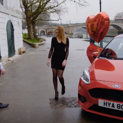 Έκπληξη στους «απασχολημένους Βαλεντίνους» (video)