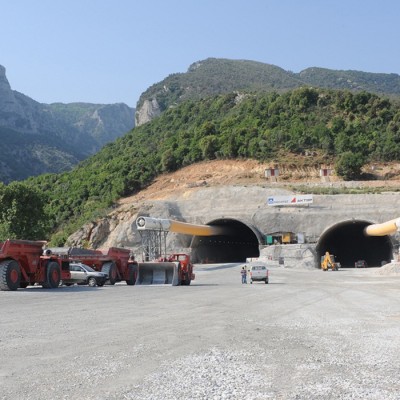 Οι 3 σήραγγες που αλλάζουν το ταξίδι Αθήνα - Θεσσαλονίκη