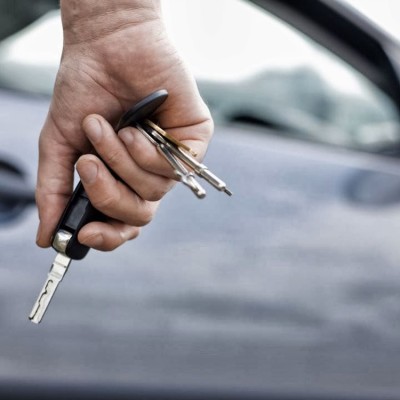 Εξαρθρώθηκε σπείρα που έκανε διαρρήξεις σε αυτοκίνητα με τηλεκοντρόλ