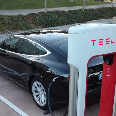 Ιδρύθηκε θυγατρική της Tesla στην Ελλάδα!