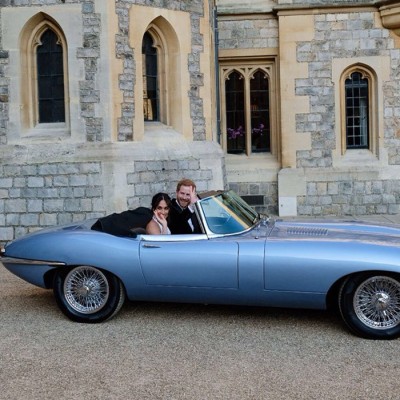 Με ηλεκτρική Jaguar του 68 ο Harry και η Meghan (vid)
